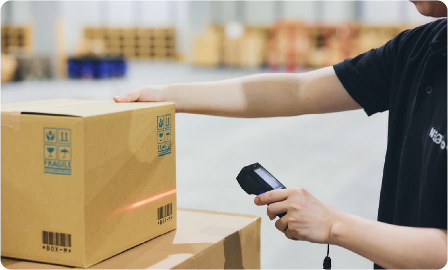 商品検品・JANシール貼付など加工作業に柔軟対応